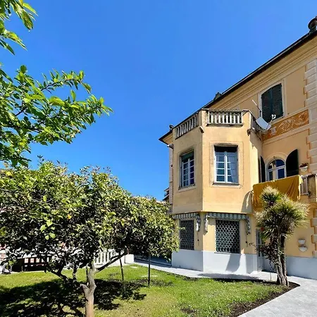 Casa Dei Fiordalisi 3 Bedroom Parking And Garden Apartment