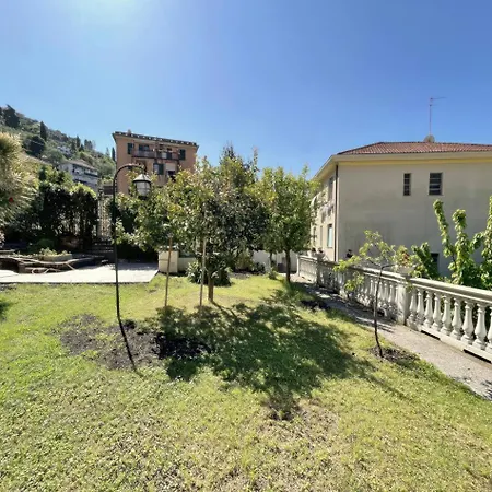 Casa Dei Fiordalisi 3 Bedroom Parking And Garden Appartamento Rapallo